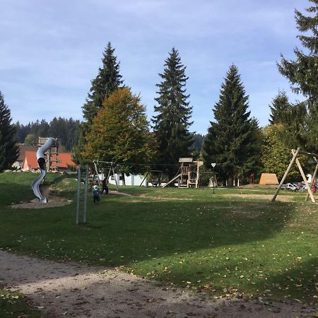 Gemuetliche 1Z Fewo In Schoenwald Mit Balkon, Schwimmbad, Sauna, Fitness Εξωτερικό φωτογραφία